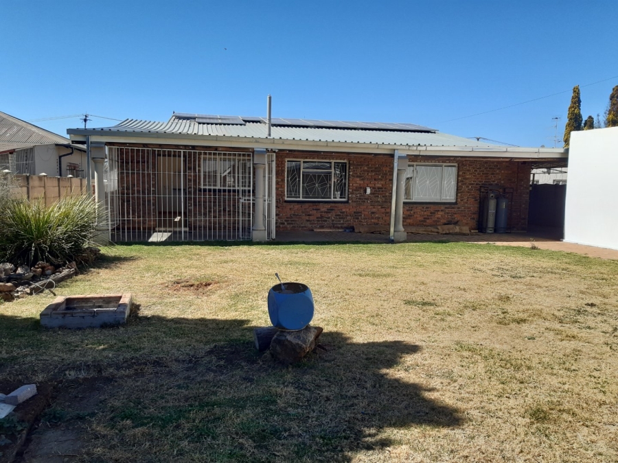 To Let 3 Bedroom Property for Rent in Potchefstroom South North West